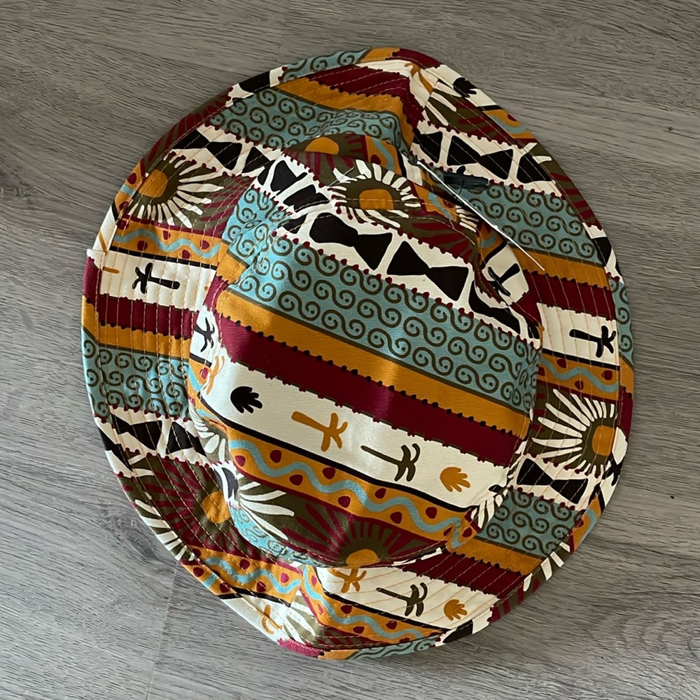 Bucket hat
